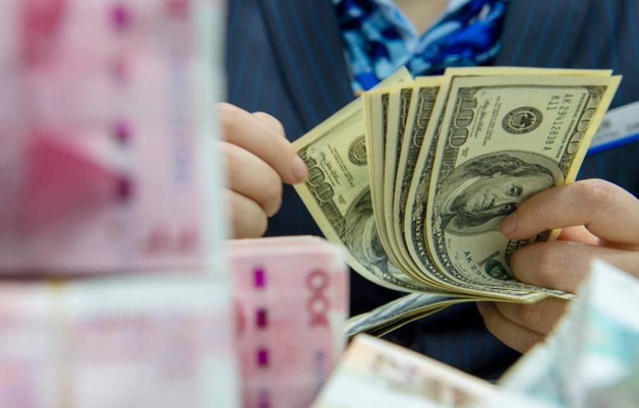 印尼巨贪家中惊现金海，近万亿现金揭示惊天腐败冰山一角。